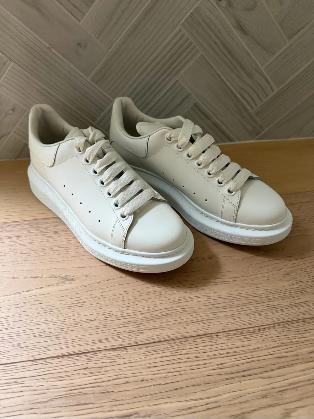 Alexander McQueen Cream Platform Leather Sneakers